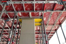 Ausgleich Schalung mit Schalungsplatte