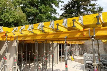 Flex beam formwork - beam clamp for shuttering the beams