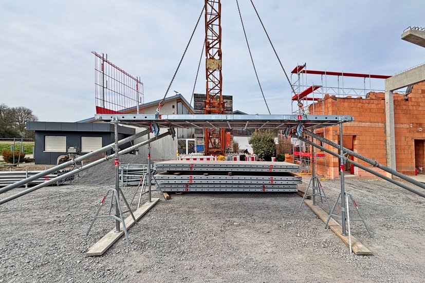 Positioning of the floor props on DEKplus formwork
