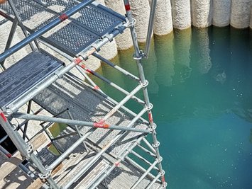 voestalpine Microtunnel mit tiefhängendem Modulgerüst
