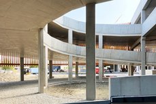 Polygone Parkgaragenabfahrt geschalt mit RINGER Stahl Master