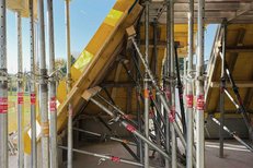 Coffin lid construction with formwork panels