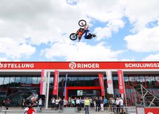 Moto Cross Stunt - 80 Jahre RINGER Firmenjubiläum