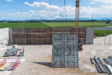 Reinigung der Master PRO Elementverbunde vor dem Verheben zur nächsten Position