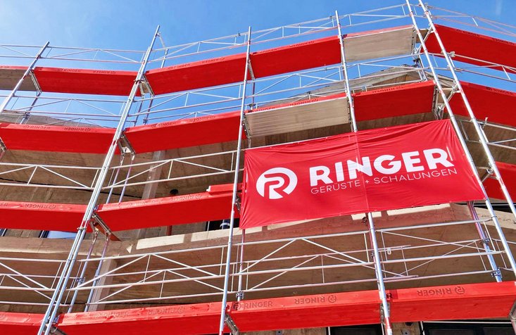 Doppelgeländer Gerüst bei Wohnbau in Mondsee