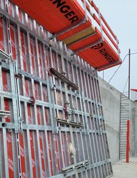 Wandschalung Master PRO und Betonierbühne L