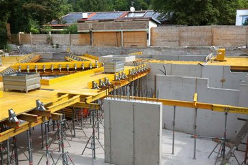 Flex beam formwork - beam clamp for shuttering the beams