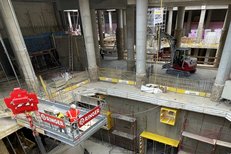 RINGER Ausfahrbühne Baustelle MedUni Campus Mariannengasse 