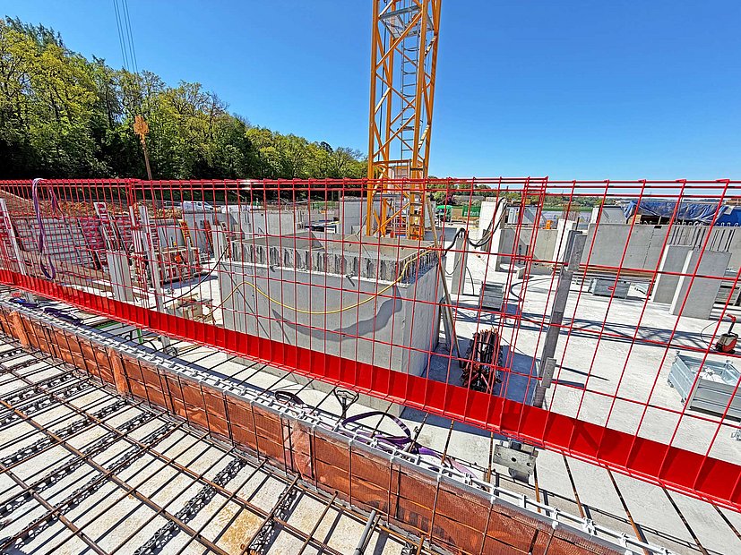 Fall protection with DEKsafe - RINGER