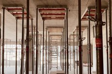 AluDEK zum Aushärten des Betons als Unterstellung