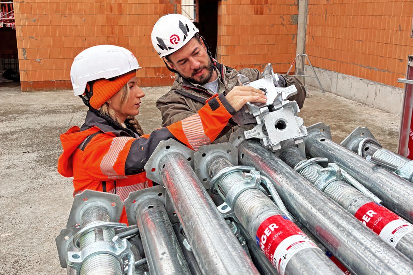 Floor props - Julia Schäfer - Tschlulique