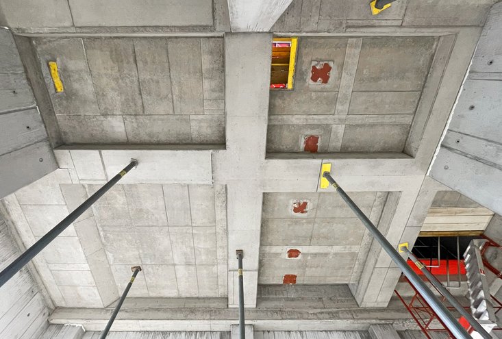 Unterzüge wurden direkt mit der Deckenschalung mitgeschalt