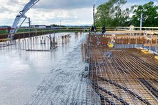 Betonierarbeiten beim Bundesseniorenzentrum Altheim
