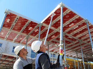 Hand-set slabformwork 