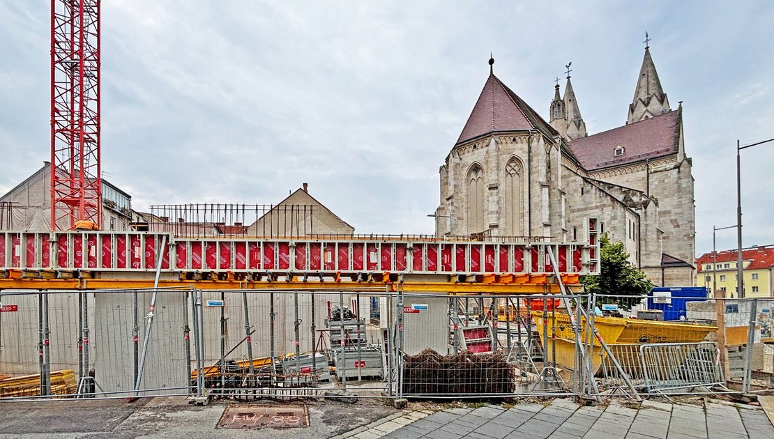 Ceiling edge formwork with Alu Master formwork 