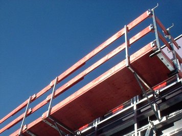 Working platform wall formwork 