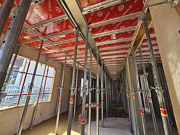 Gradbišče Zdravstveni center Podpeč Uporabljen sistem AluDEK za opaževanje na projektu Zdravstveni center Podpeč