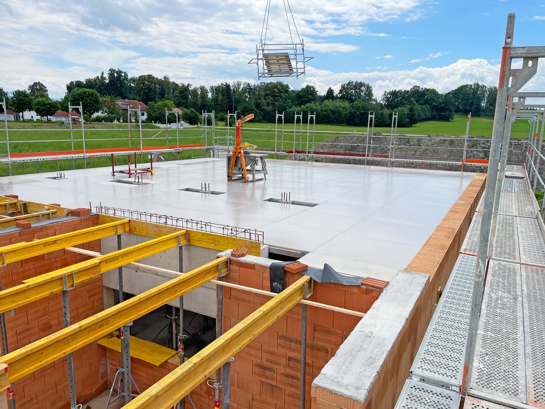 RINGER AluDEK as a supplement to the filigree ceiling
