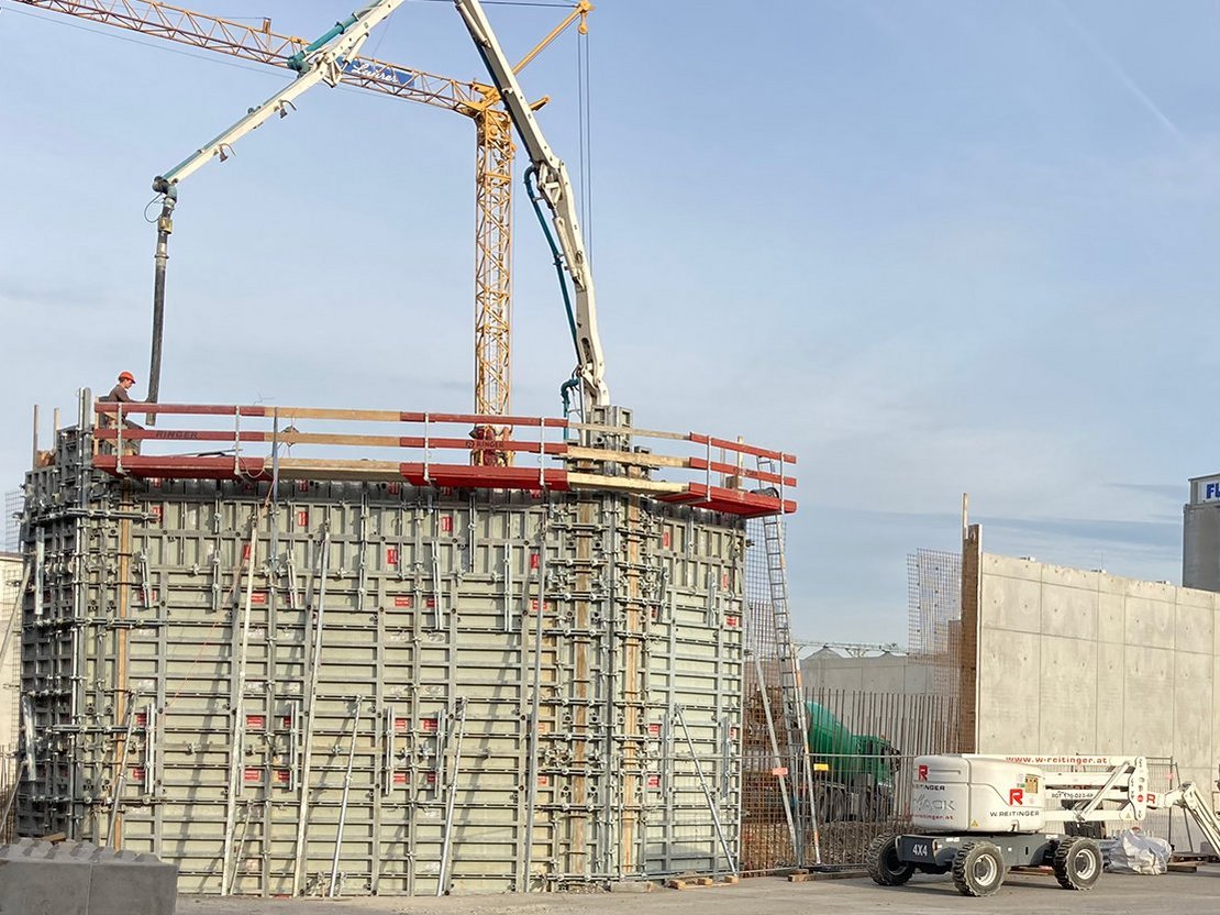 master PRO schalung in lagerhallo von ringer gmbh 