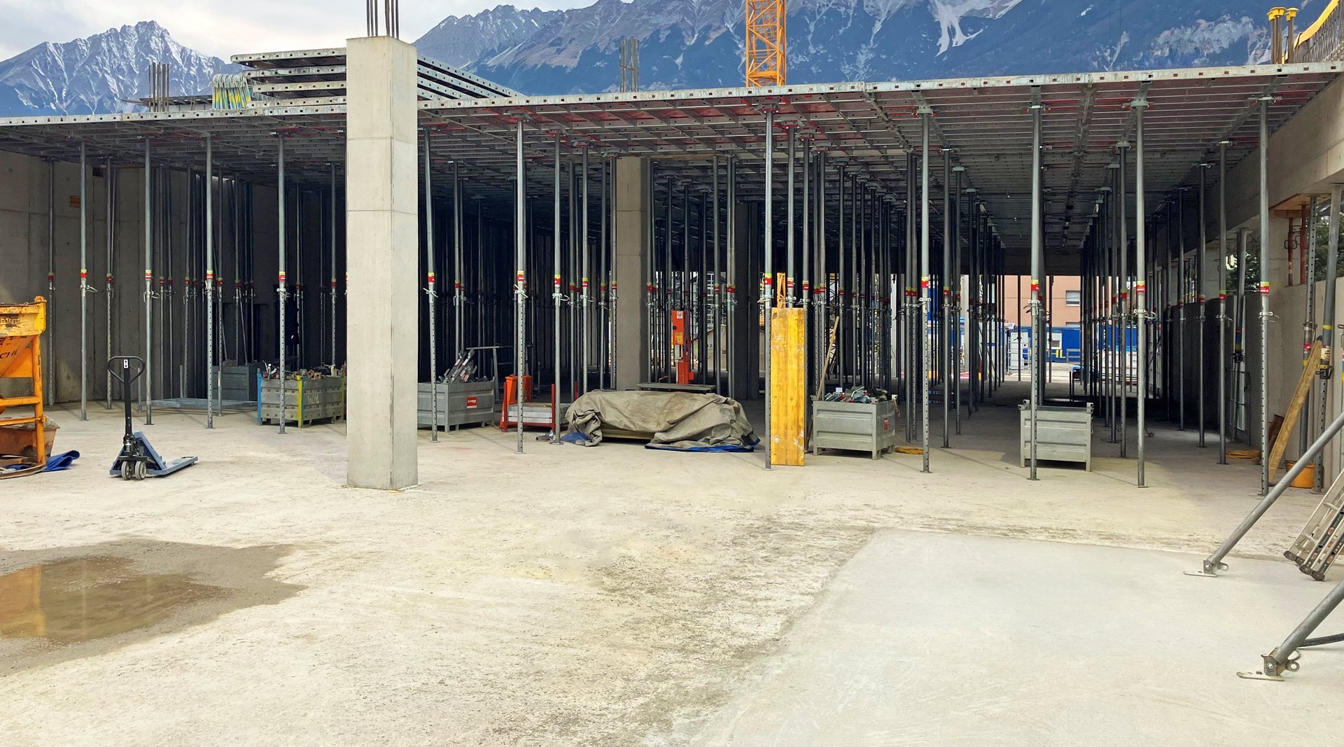 My Place Selfstorage mit RINGER DEKplus Deckentisch