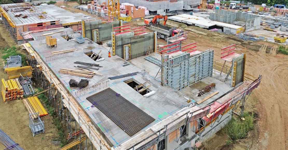 Rohbau Wohnhaus mit Stahl Master Wandschalung