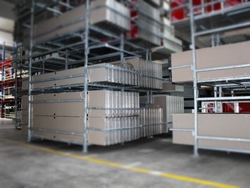 Stacking pallets props