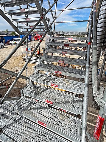 RINGER stair tower made of modular scaffolding