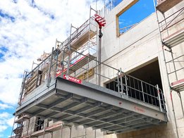 Entladebühne 5to von Ringer GmbH zum mühelosen Transport von Material außerhalb des Gebäudes