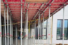 DEKplus ceiling table with ceiling supports