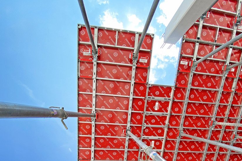 RINGER ceiling table
