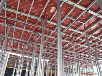 DEKplus Deckentisch von Ringer GmbH spielt eine zentrale Rolle bei Renovierungen