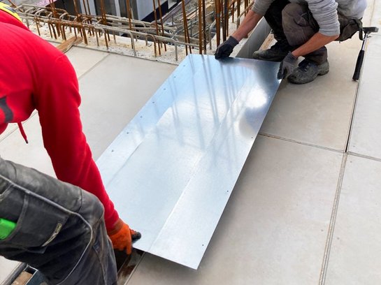 Montage von Eazyboard auf AluDEK Deckenschalung