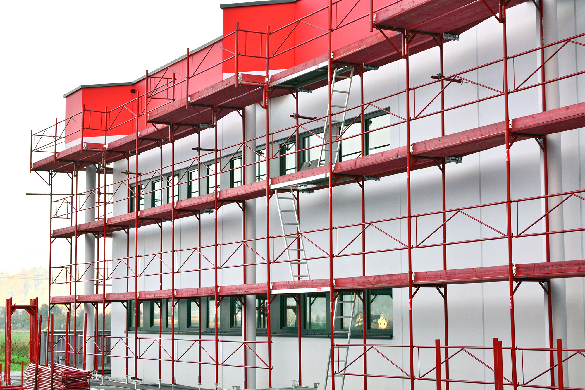 Jekleni fasadni oder z dvojno ograjo Ringer DG - najboljši na trgu