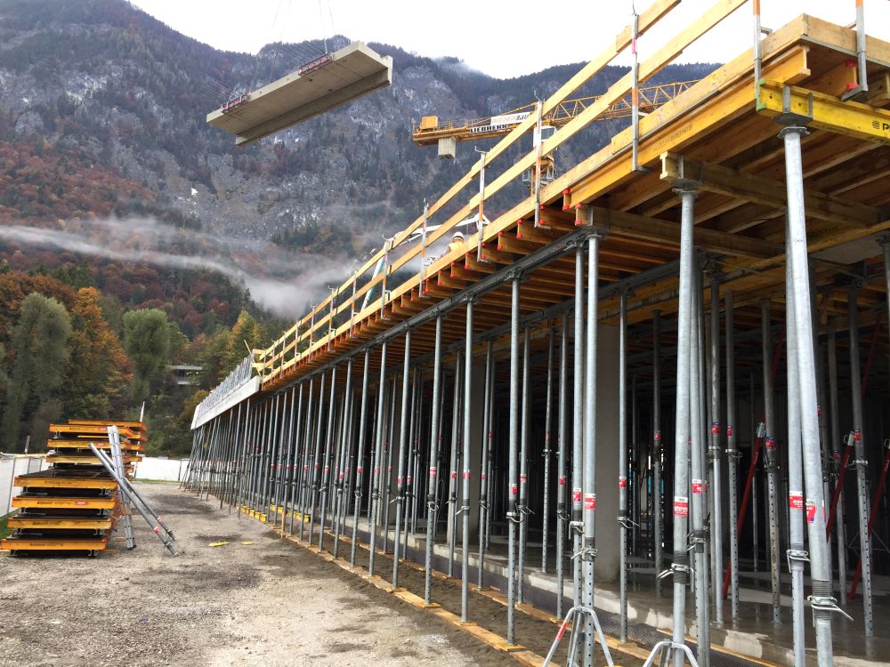 brüstungszwinge von ringer gerüste und schalungen 